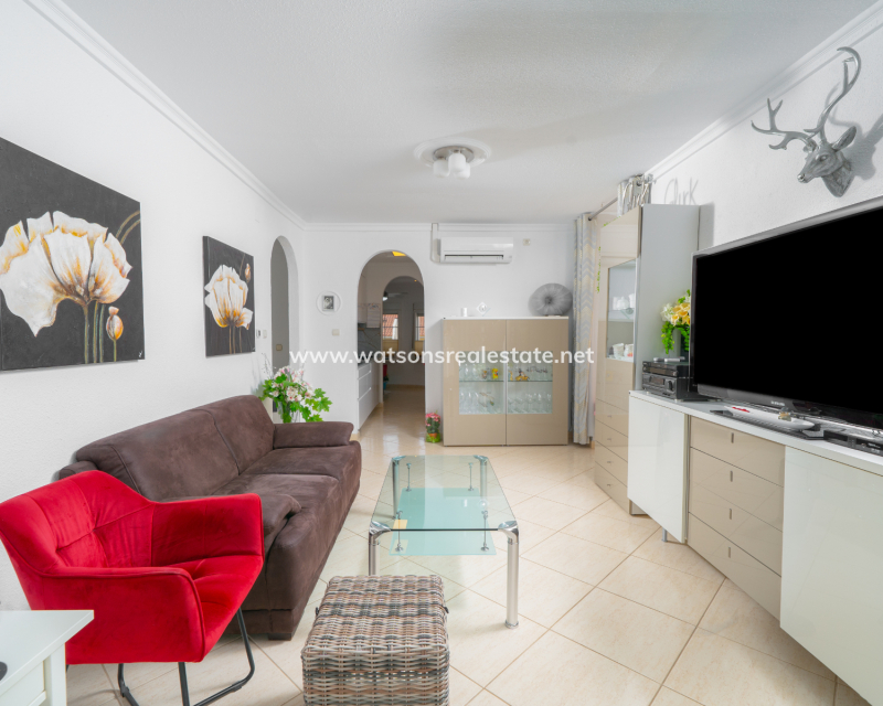 Resale - Freistendhe Villa - Urb. La Marina