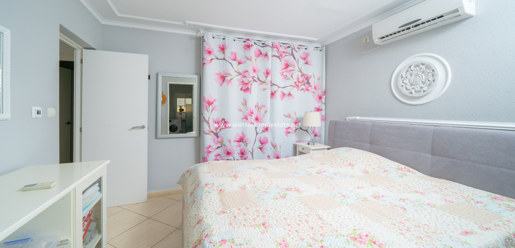Resale - Freistendhe Villa - Urb. La Marina