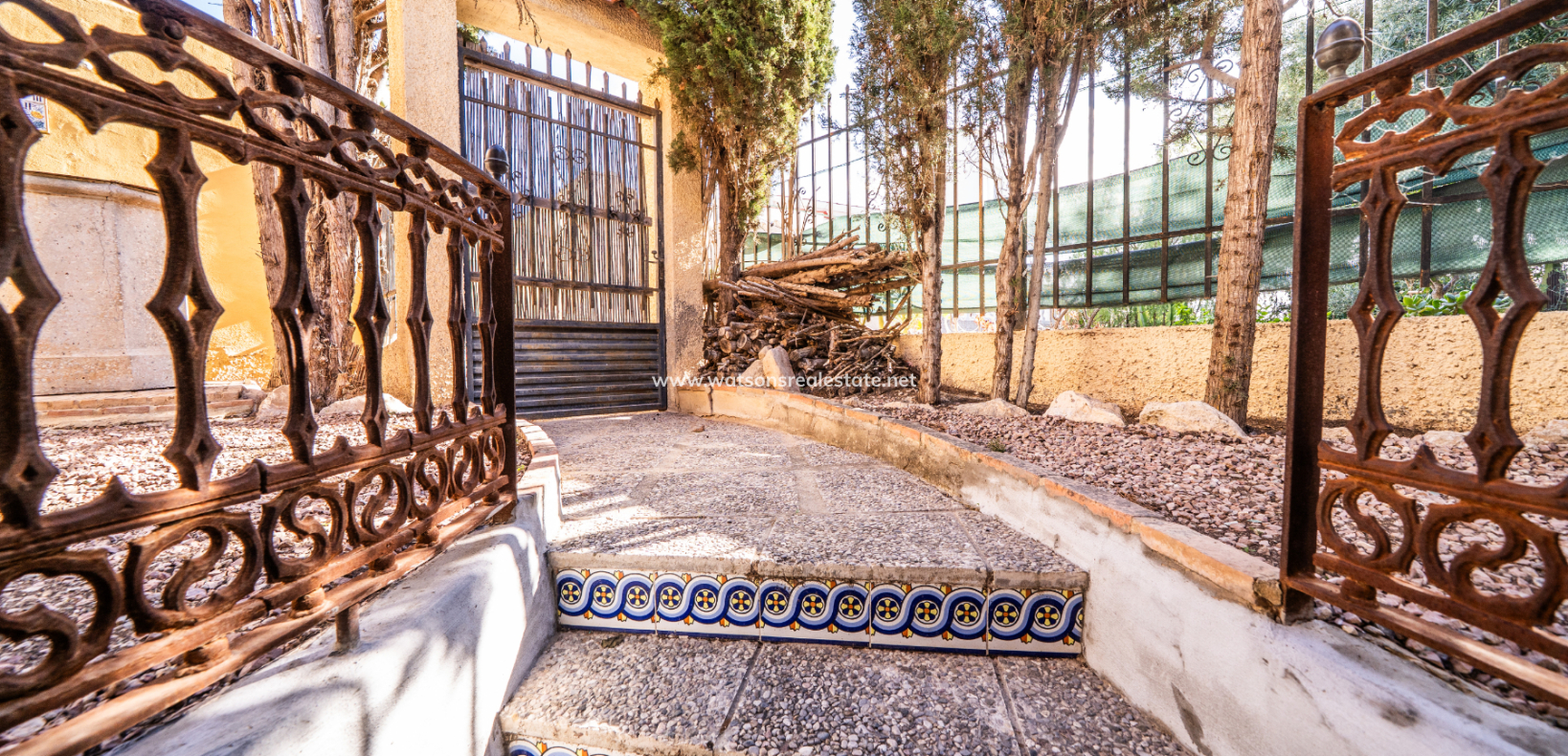 Resale - Freistendhe Villa - Urb. La Marina