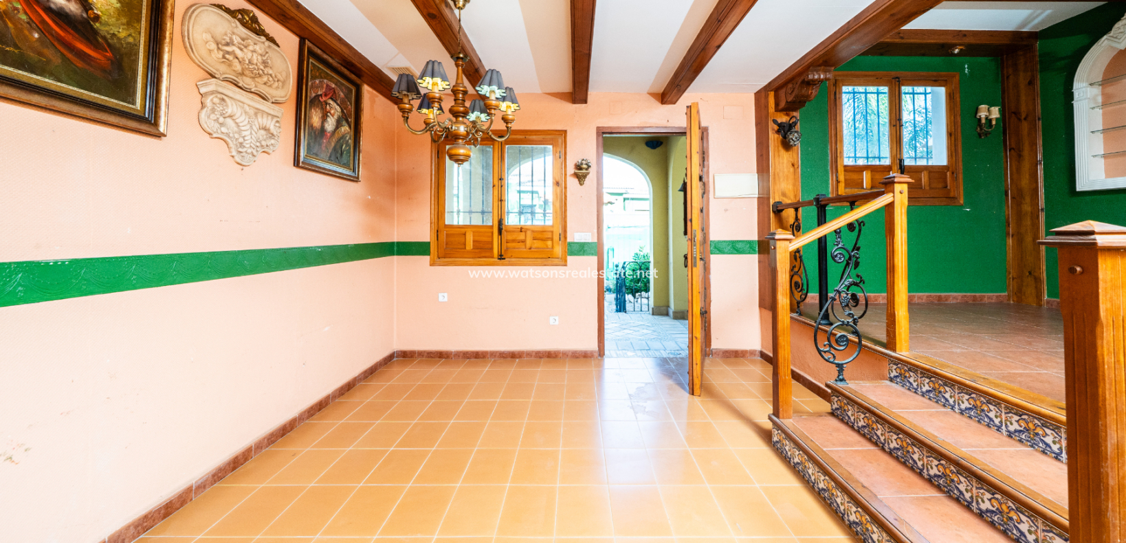 Resale - Freistendhe Villa - Urb. La Marina