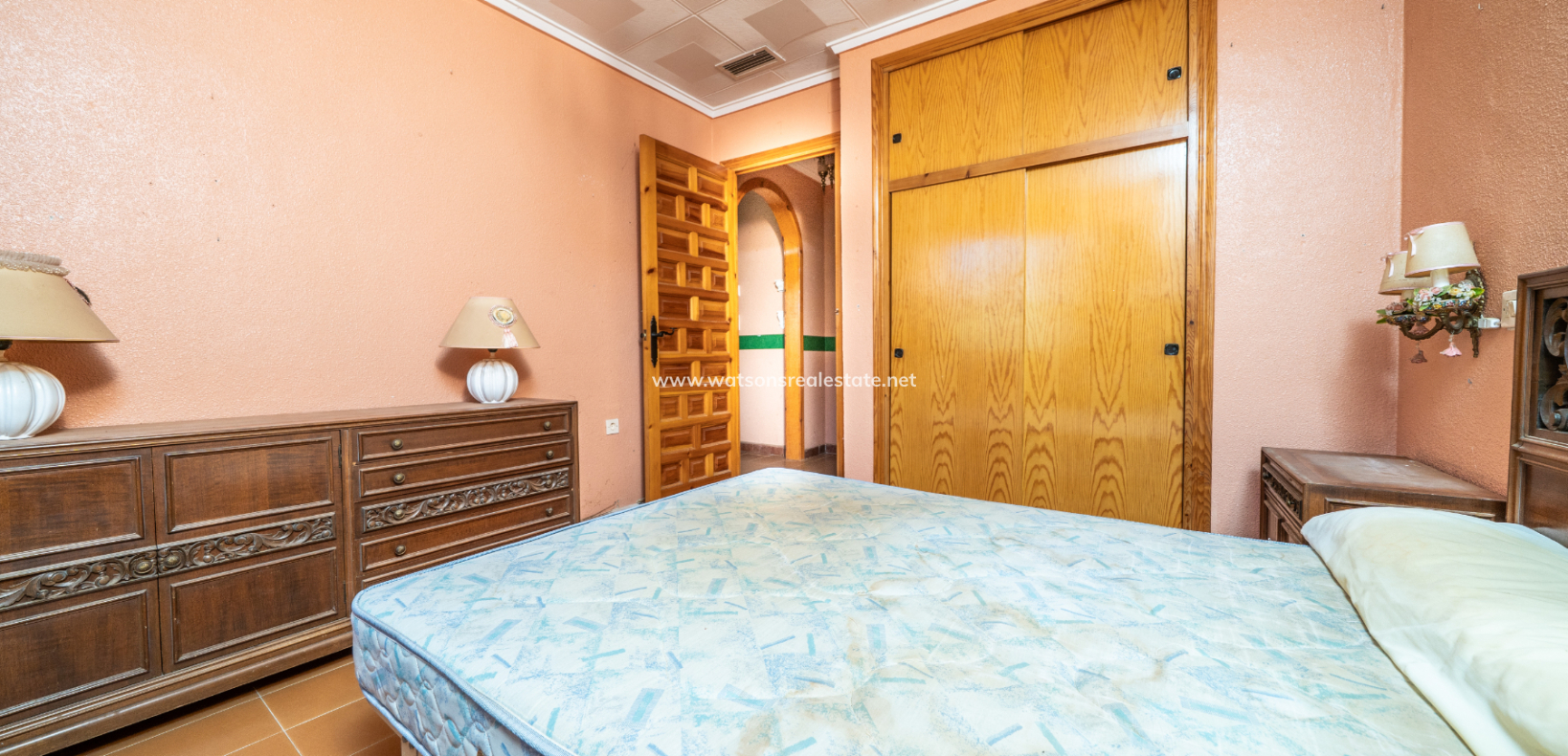 Resale - Freistendhe Villa - Urb. La Marina