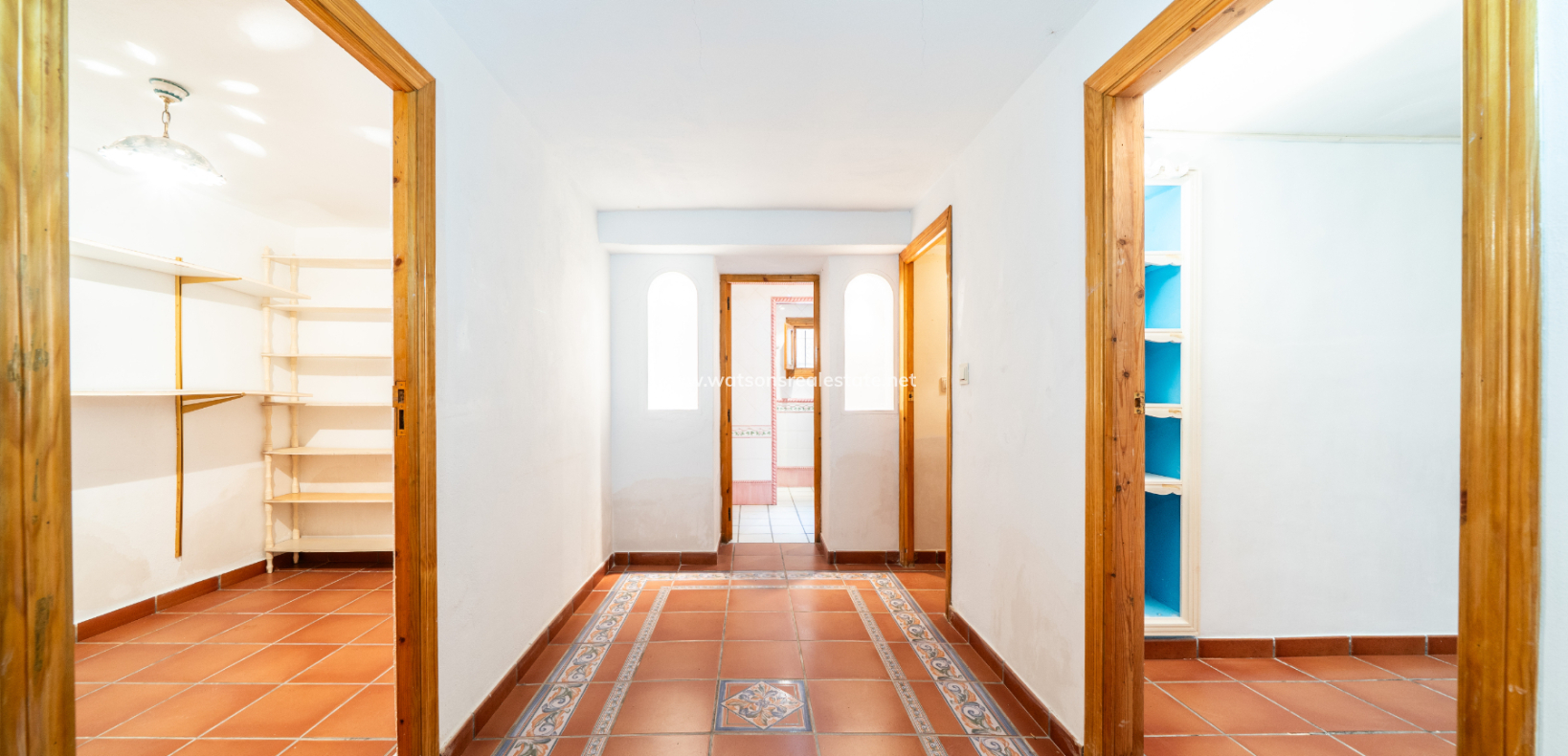 Resale - Freistendhe Villa - Urb. La Marina