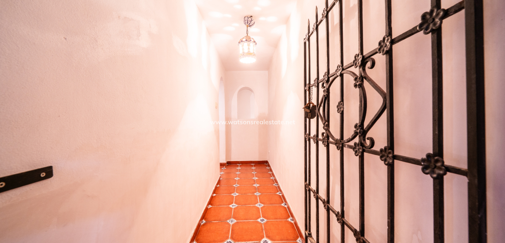 Resale - Freistendhe Villa - Urb. La Marina