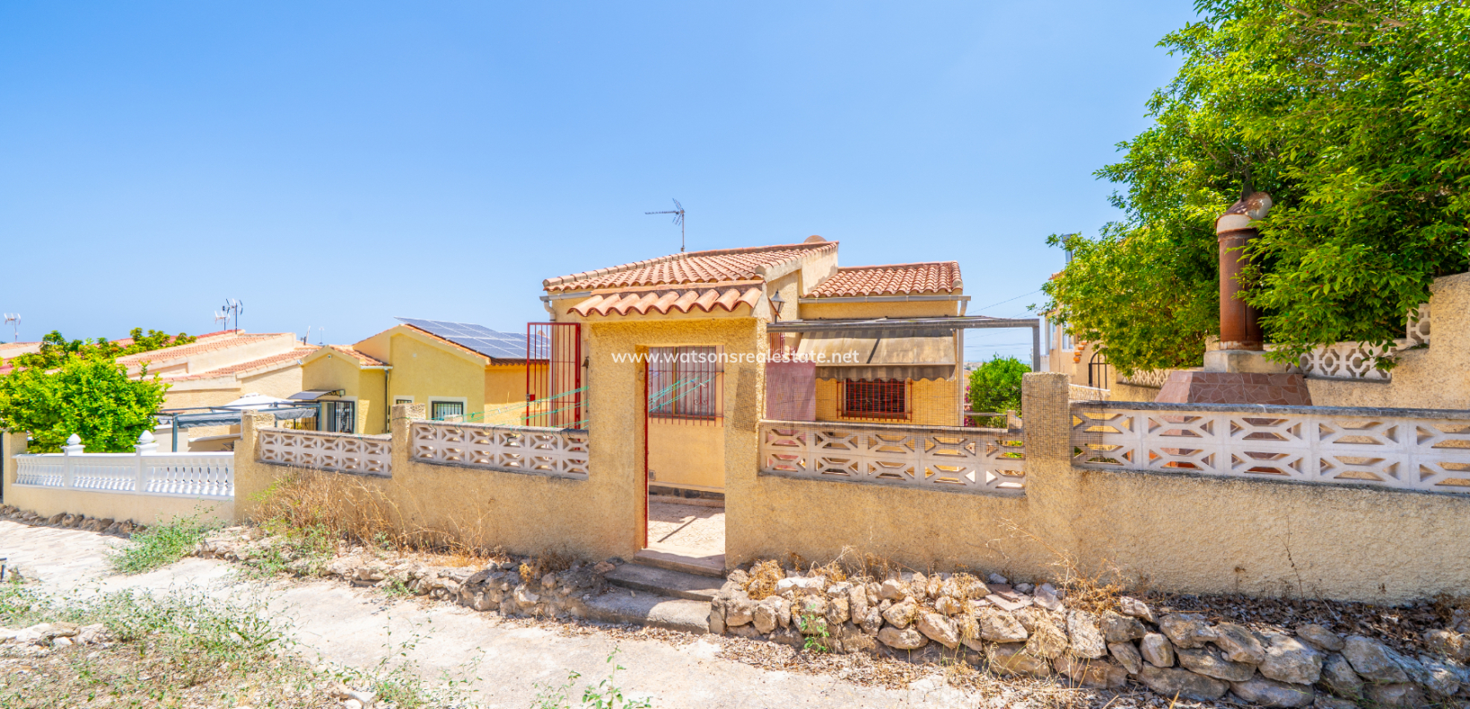 Resale - Freistendhe Villa - Urb. La Marina