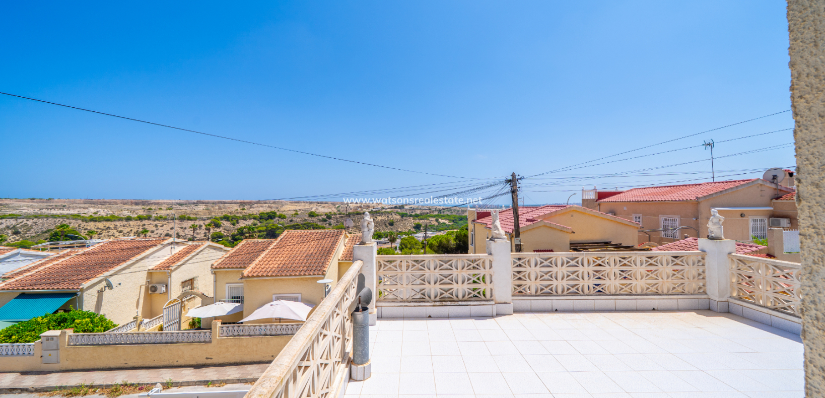 Resale - Freistendhe Villa - Urb. La Marina
