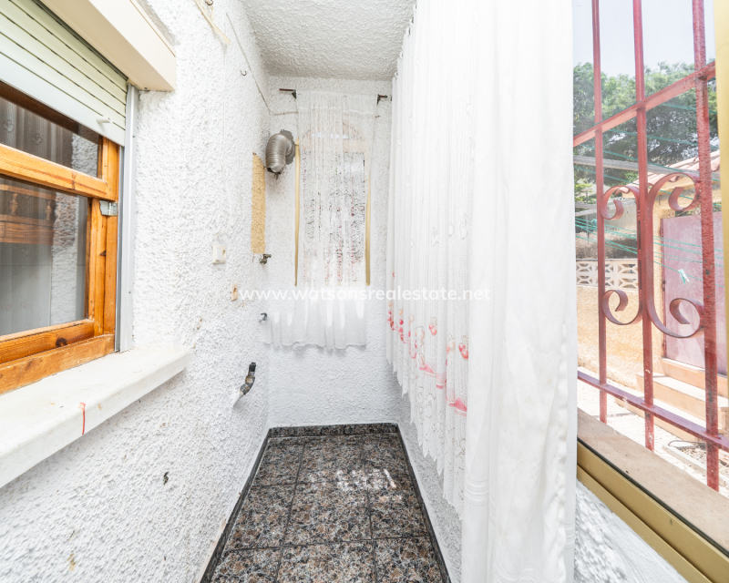 Resale - Freistendhe Villa - Urb. La Marina