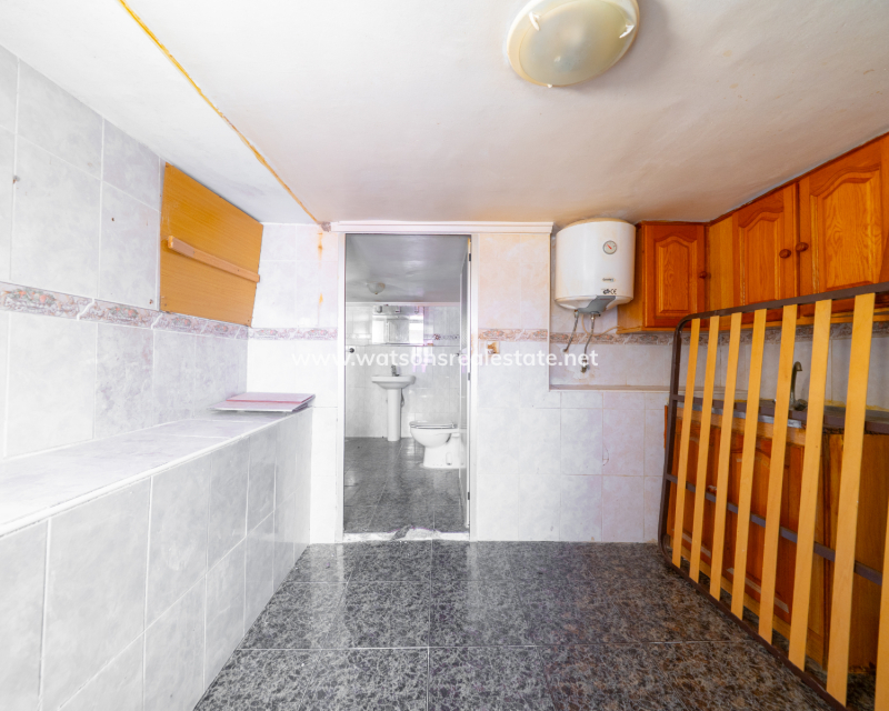 Resale - Freistendhe Villa - Urb. La Marina
