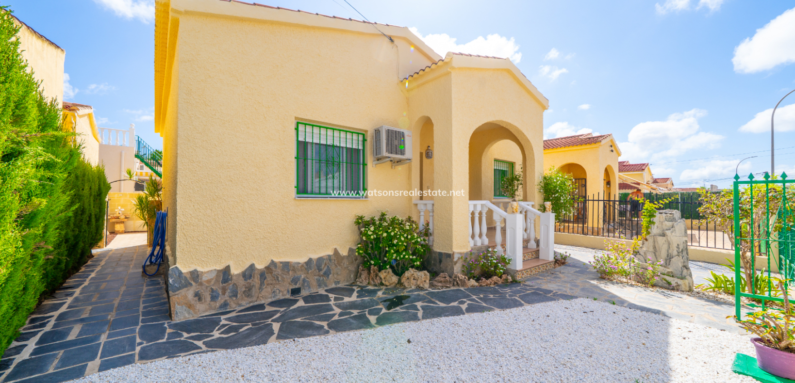 Resale - Freistendhe Villa - Urb. La Marina