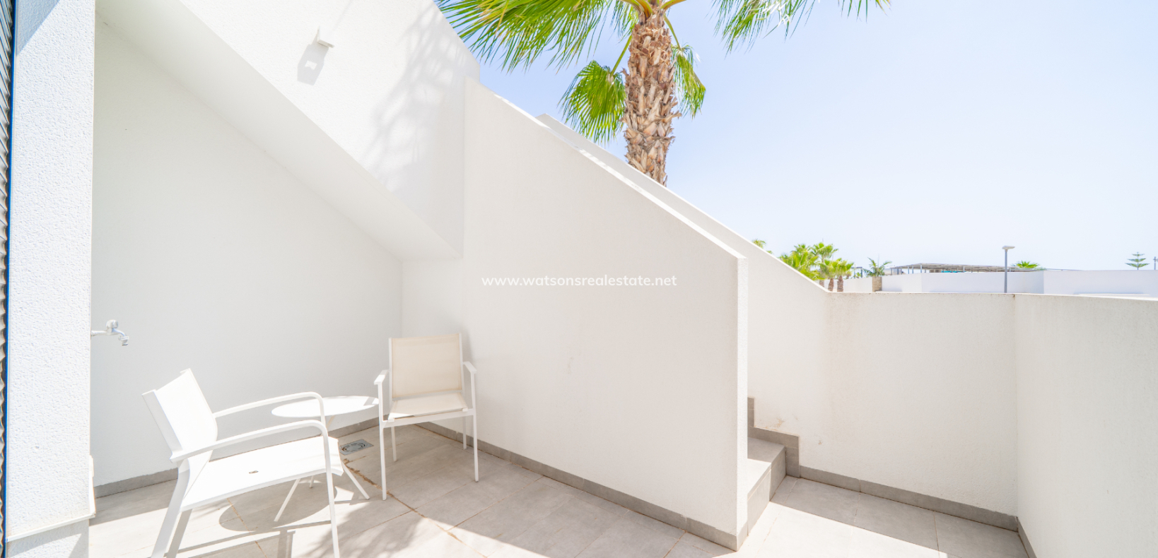 Resale - Freistendhe Villa - Urb. La Marina
