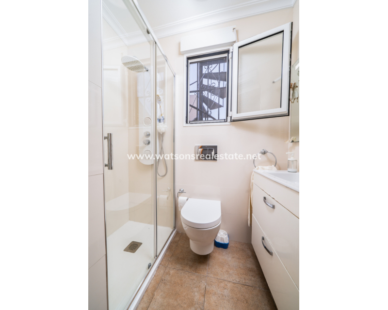 Resale - Freistendhe Villa - Urb. La Marina