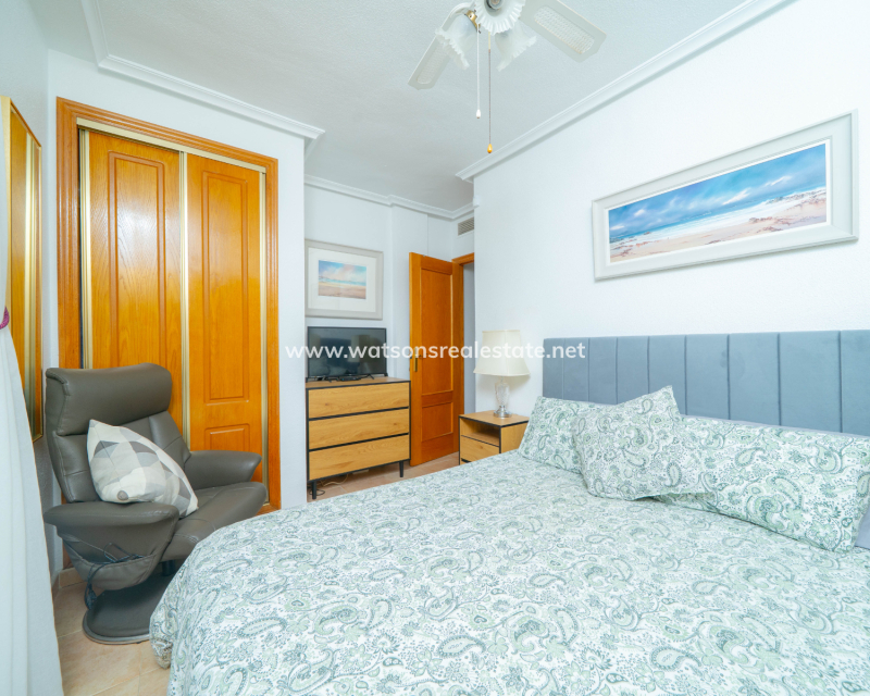 Resale - Freistendhe Villa - Urb. La Marina