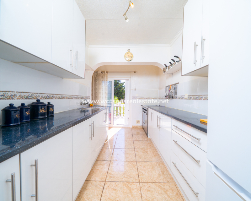 Resale - Freistendhe Villa - Urb. La Marina
