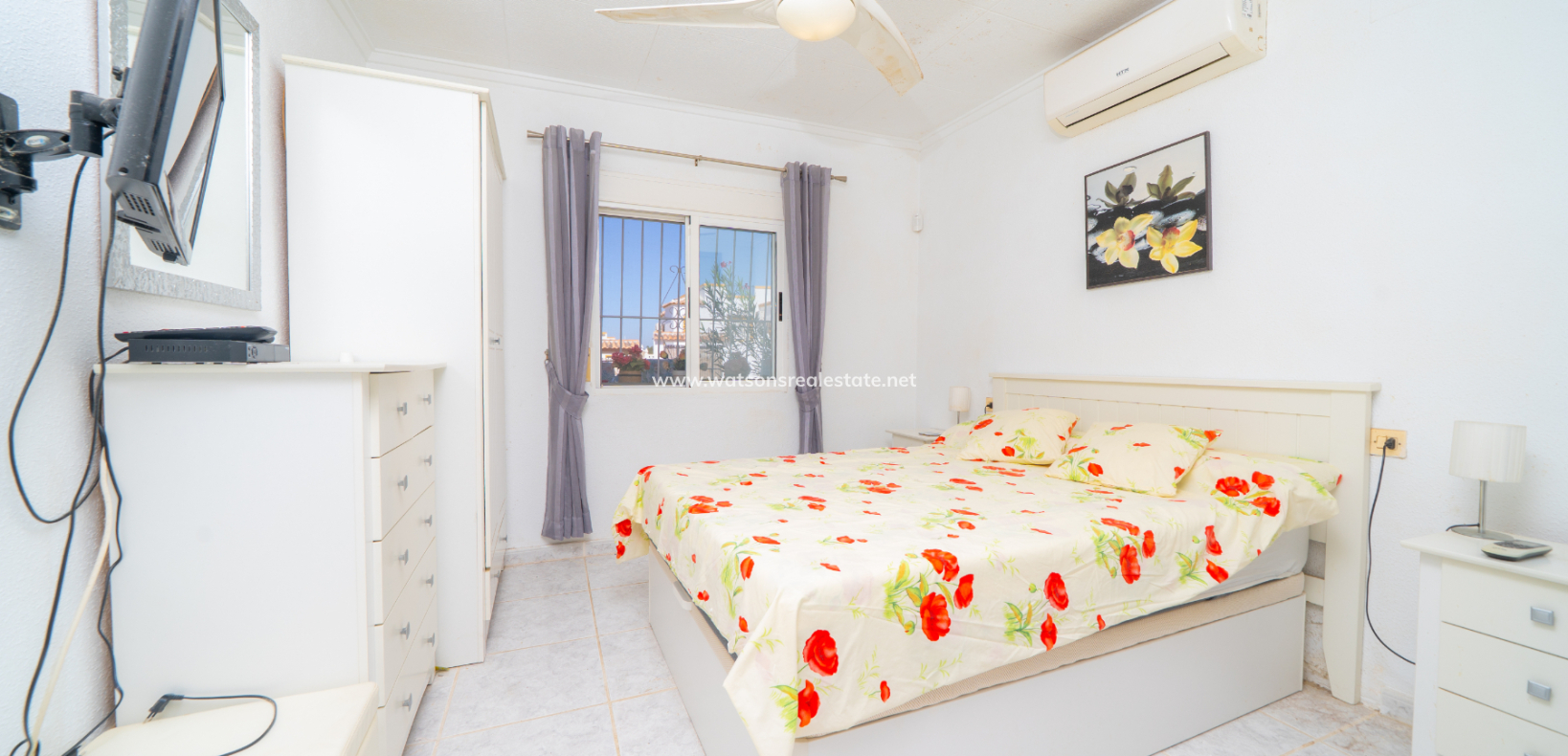 Resale - Freistendhe Villa - Urb. La Marina