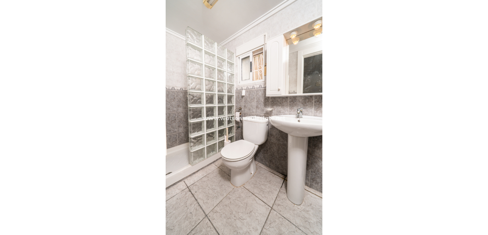 Resale - Freistendhe Villa - Urb. La Marina