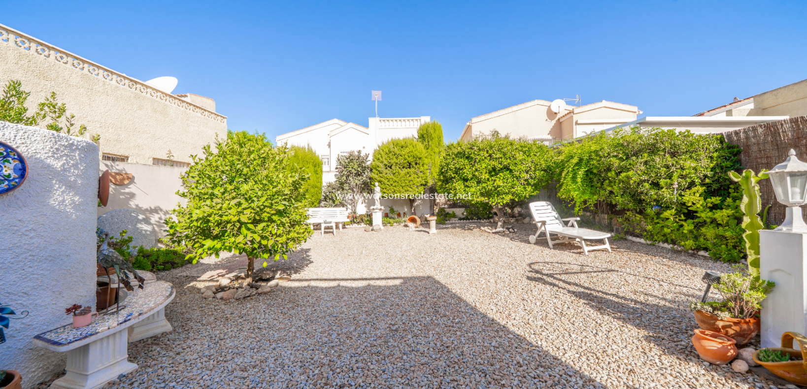 Resale - Freistendhe Villa - Urb. La Marina