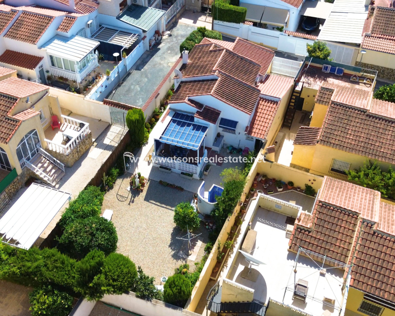 Resale - Freistendhe Villa - Urb. La Marina