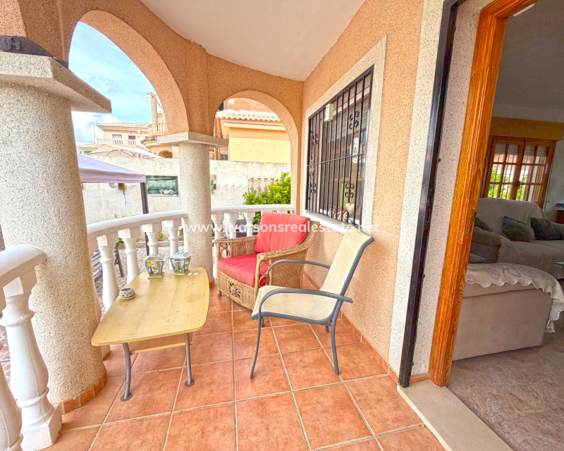 Resale - Freistendhe Villa - Urb. La Marina