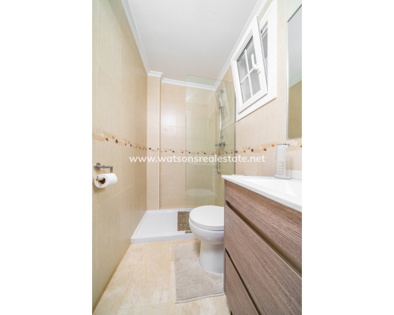 Resale - Freistendhe Villa - Urb. La Marina