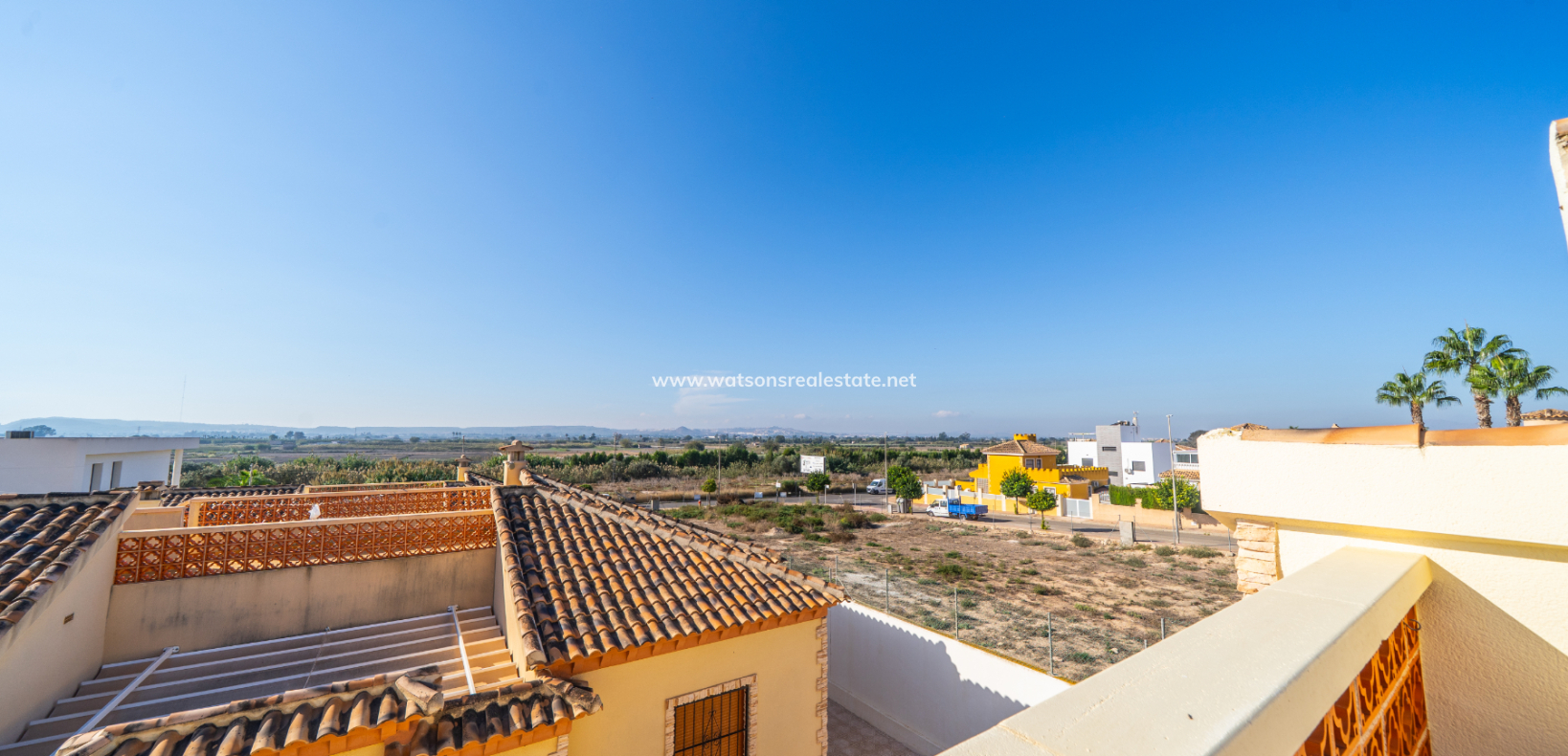 Resale - Freistendhe Villa - Urb. La Marina