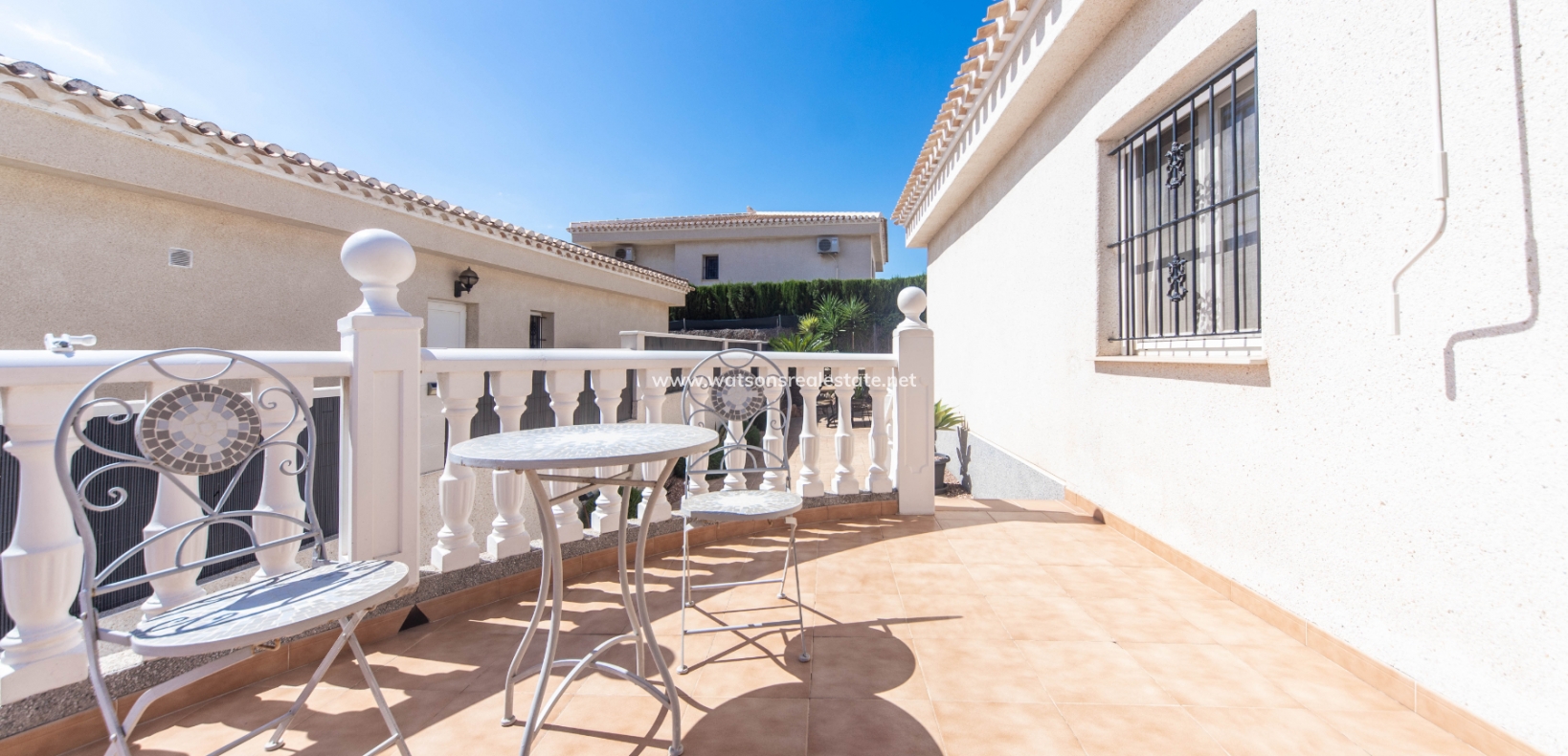 Resale - Freistendhe Villa - Urb. La Marina