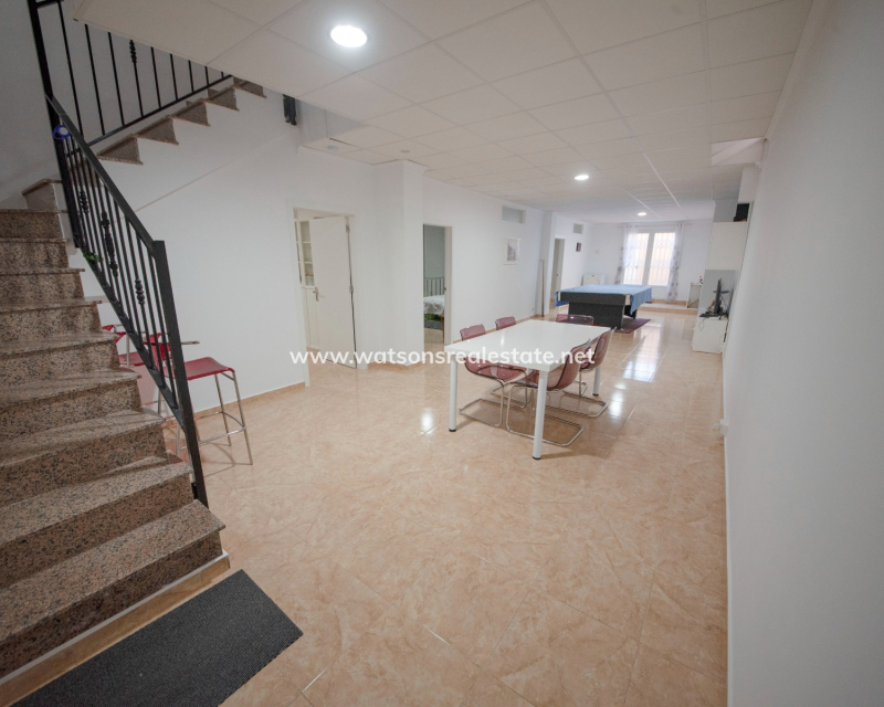 Resale - Freistendhe Villa - Urb. La Marina