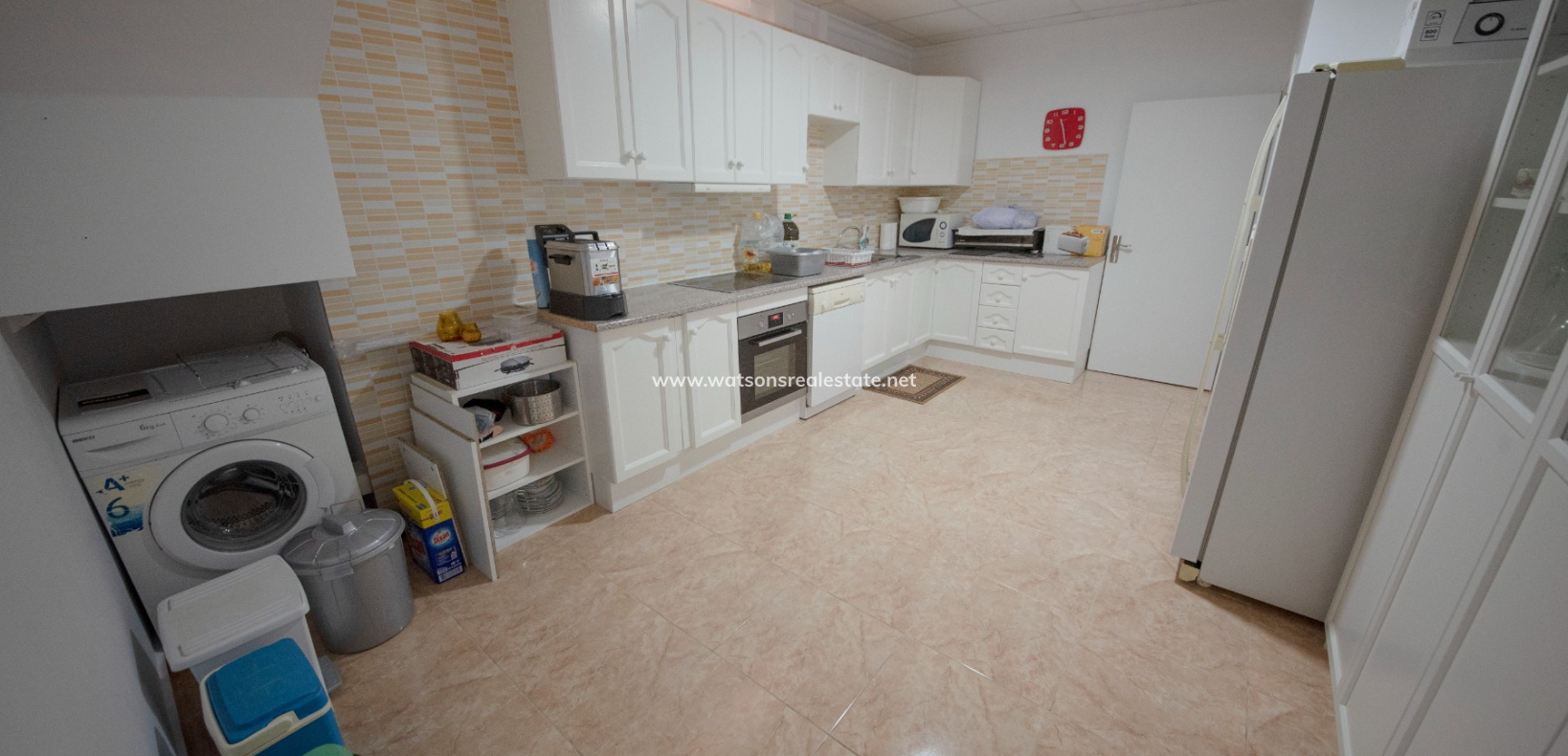 Resale - Freistendhe Villa - Urb. La Marina