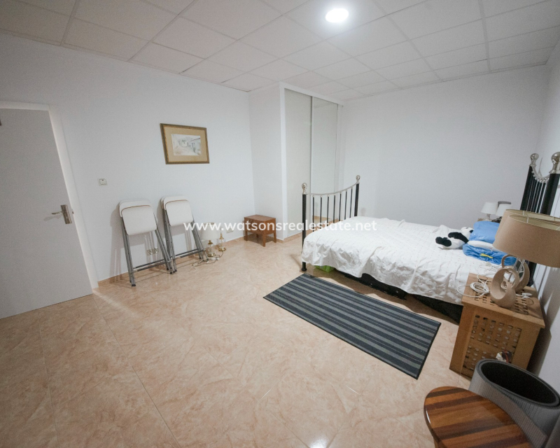 Resale - Freistendhe Villa - Urb. La Marina