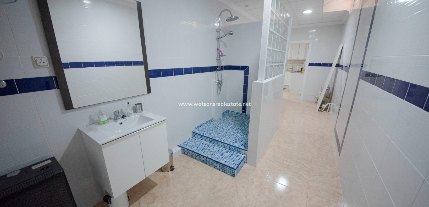Resale - Freistendhe Villa - Urb. La Marina