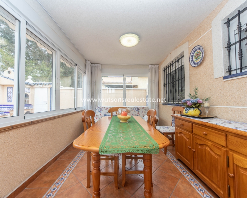 Resale - Freistendhe Villa - Urb. La Marina