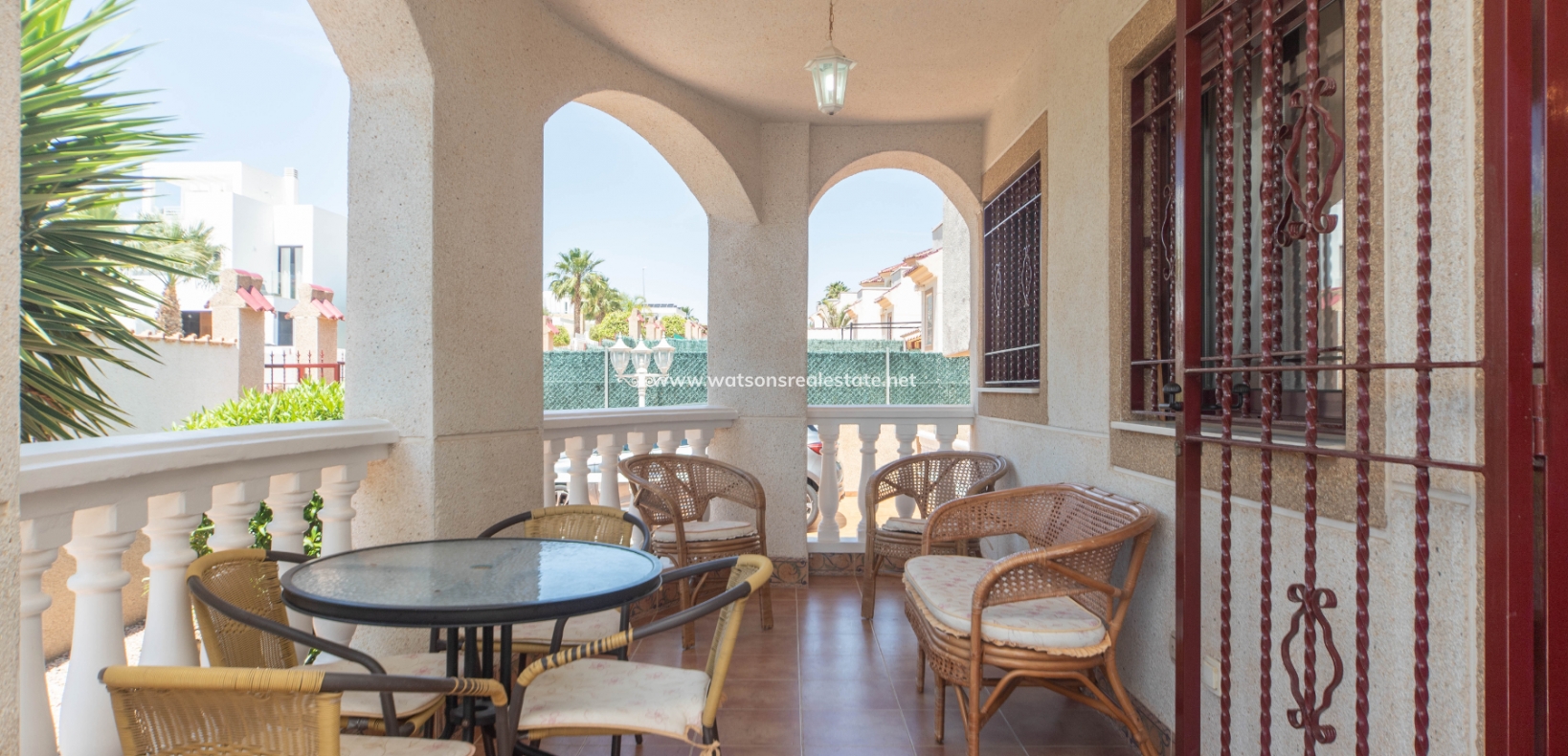 Resale - Freistendhe Villa - Urb. La Marina