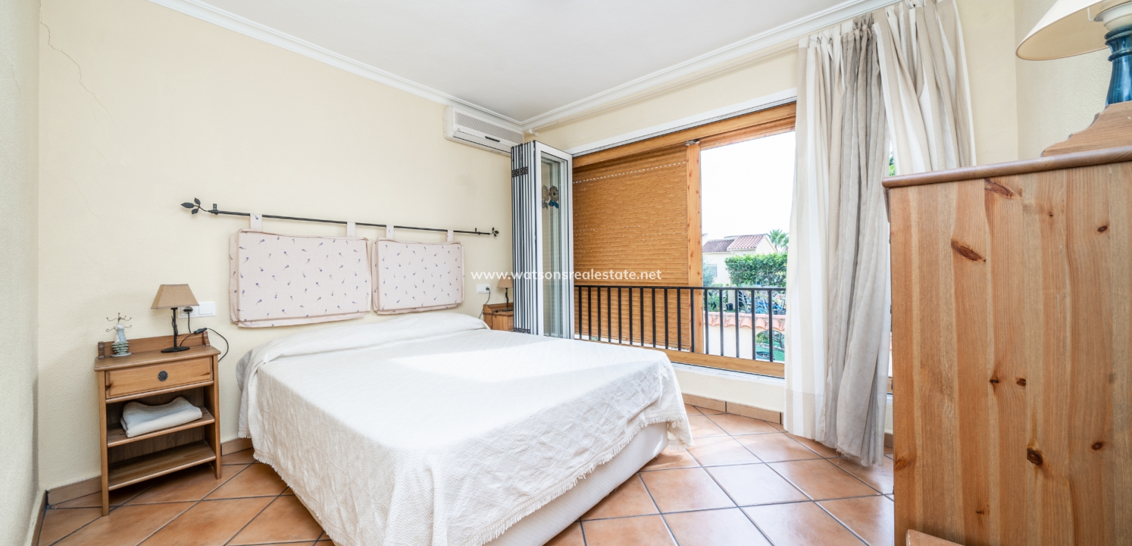 Resale - Freistendhe Villa - Urb. La Marina