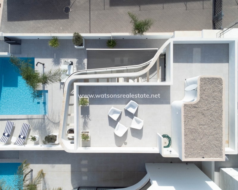 Resale - Freistendhe Villa - Urb. La Marina