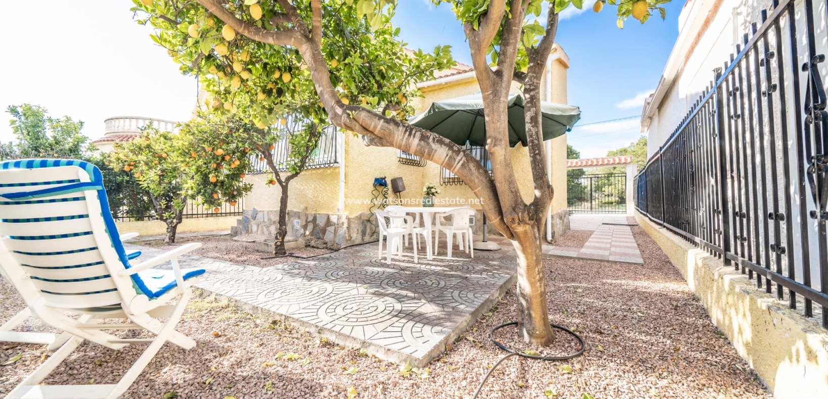 Resale - Freistendhe Villa - Urb. La Marina