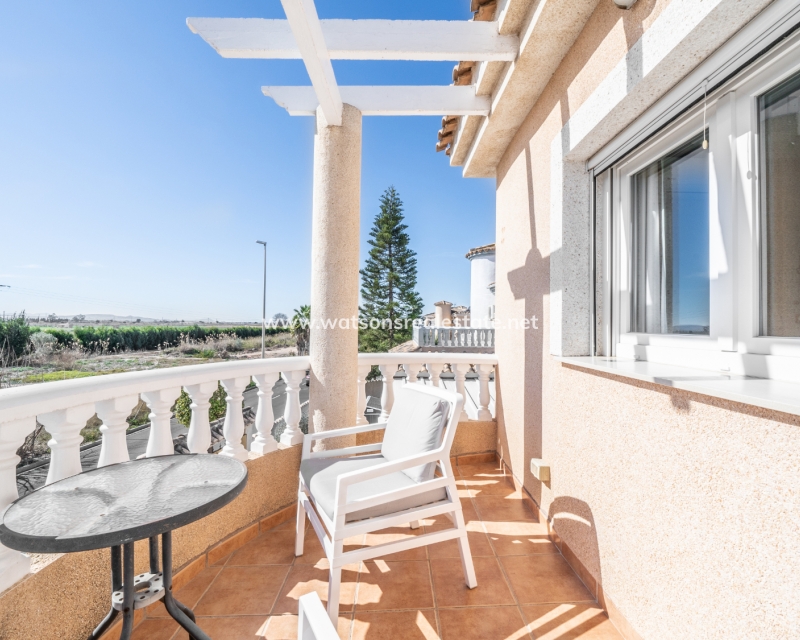 Resale - Freistendhe Villa - Urb. La Marina