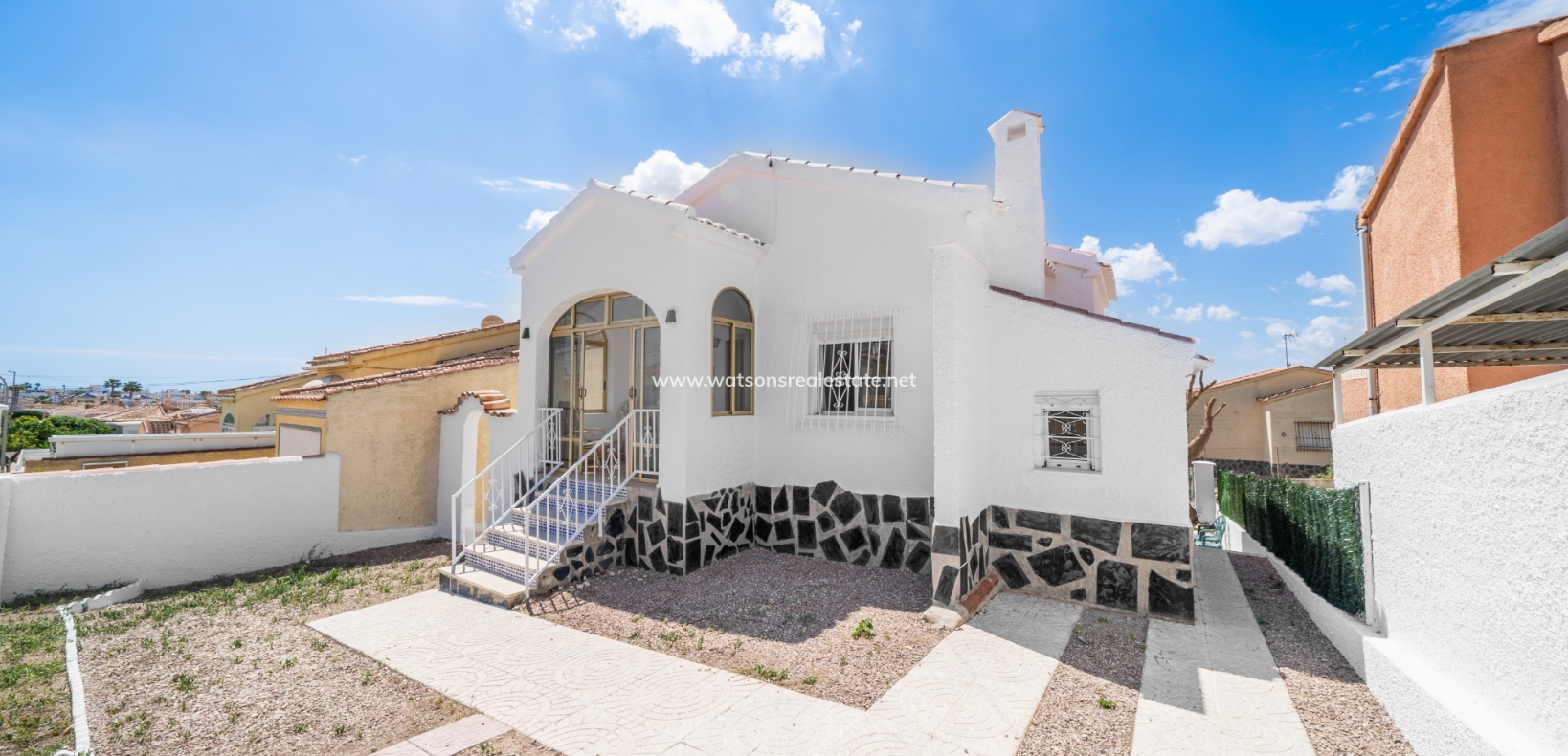 Resale - Freistendhe Villa - Urb. La Marina