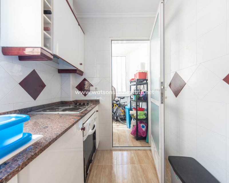 Resale - Freistendhe Villa - Urb. La Marina