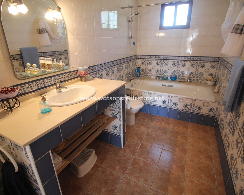 Resale - Fristaende Villa - Callosa del Segura