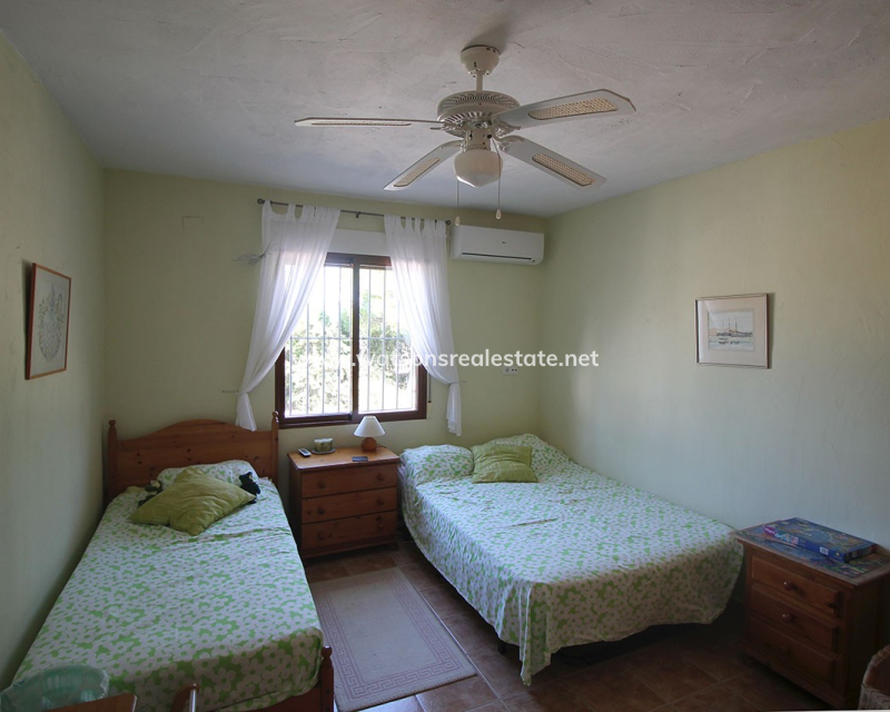 Resale - Fristaende Villa - Callosa del Segura