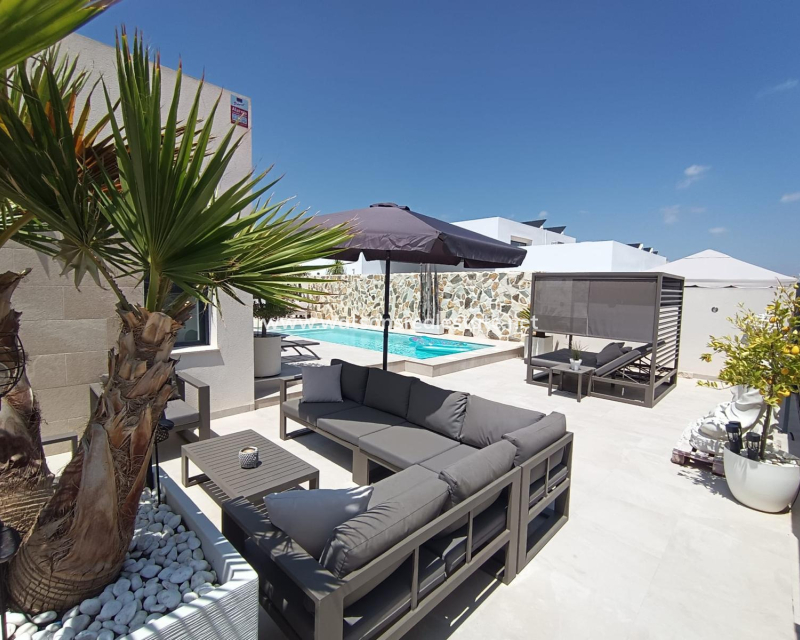Resale - Fristaende Villa - Daya Nueva