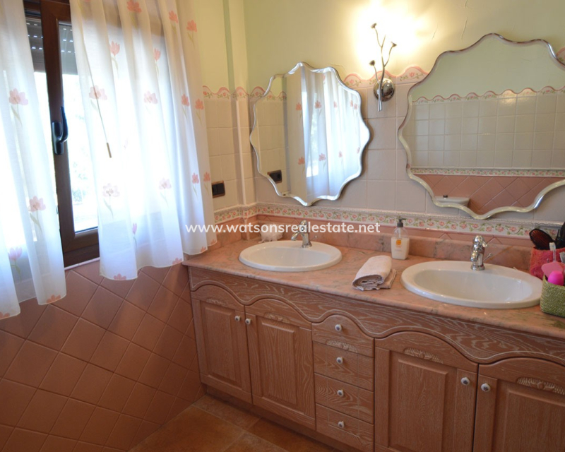 Resale - Fristaende Villa - La Callosina