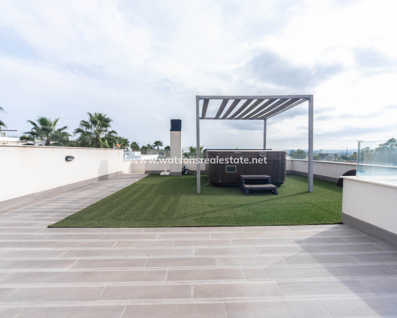 Resale - Fristaende Villa - Urb. El Oasis - La Marina