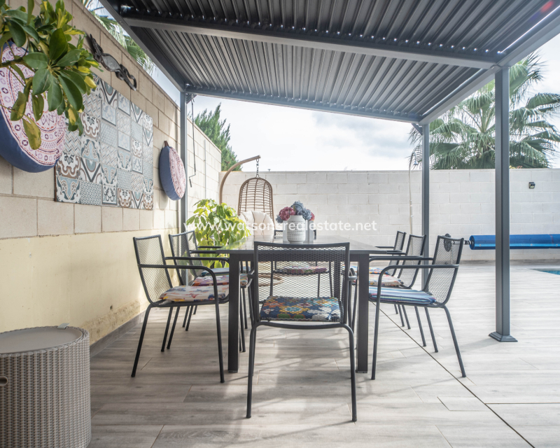 Resale - Fristaende Villa - Urb. El Oasis - La Marina