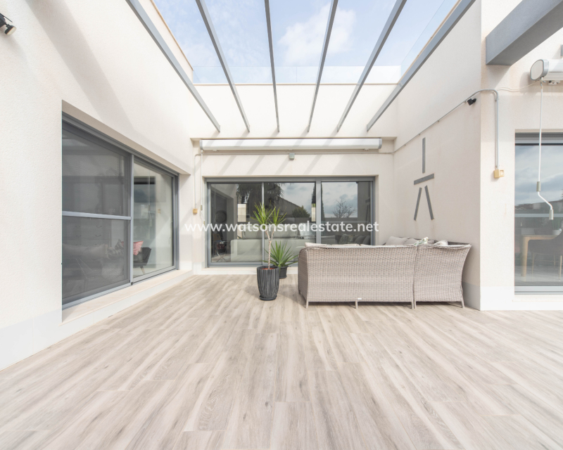 Resale - Fristaende Villa - Urb. El Oasis - La Marina