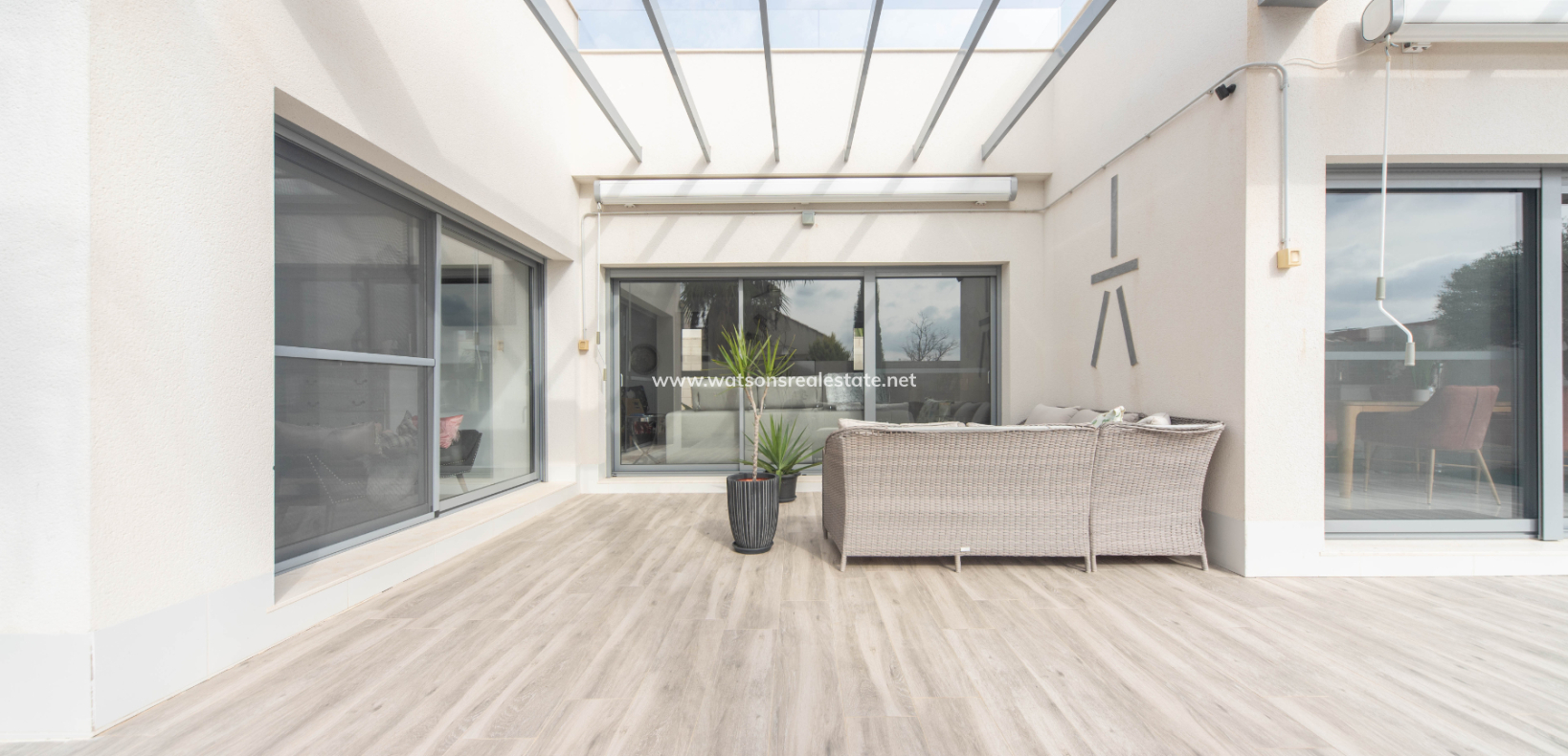 Resale - Fristaende Villa - Urb. El Oasis - La Marina