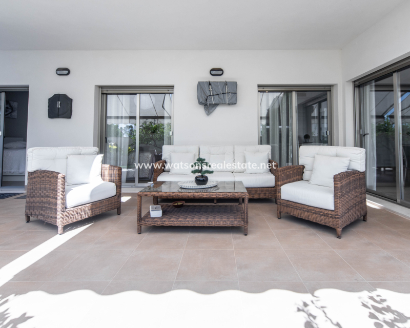 Resale - Fristaende Villa - Urb. El Oasis - La Marina