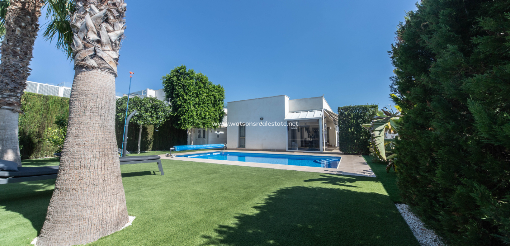 Resale - Fristaende Villa - Urb. El Oasis - La Marina