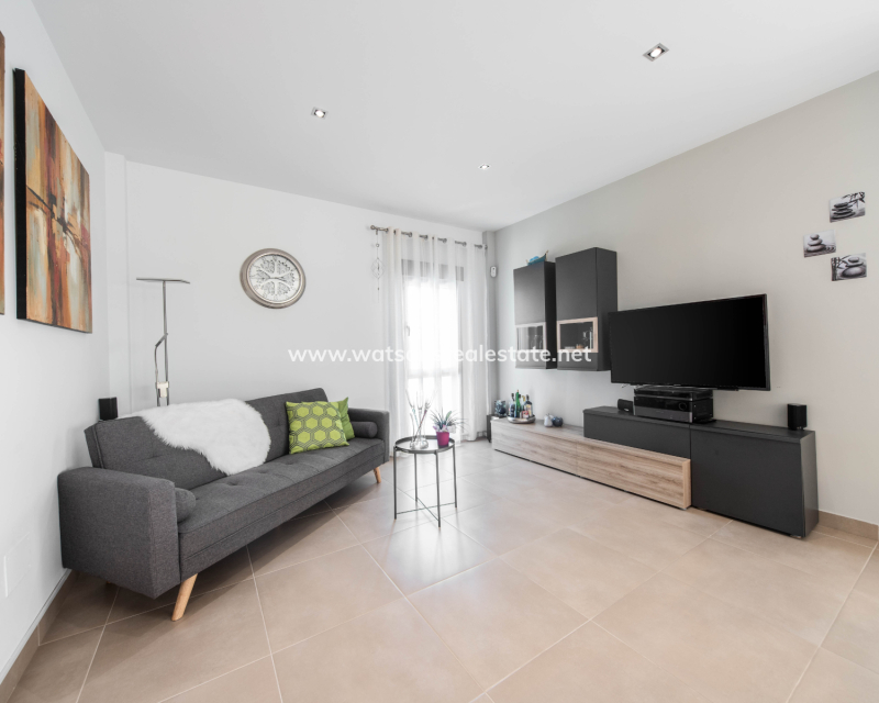 Resale - Fristaende Villa - Urb. El Oasis - La Marina