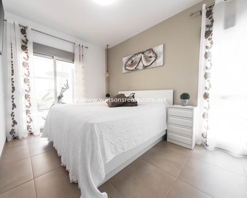 Resale - Fristaende Villa - Urb. El Oasis - La Marina
