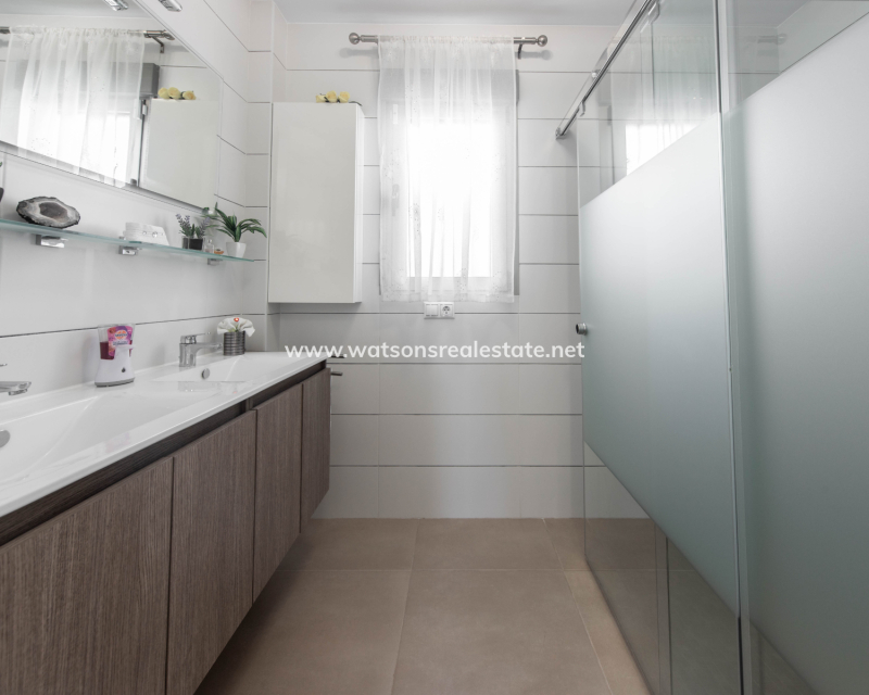 Resale - Fristaende Villa - Urb. El Oasis - La Marina