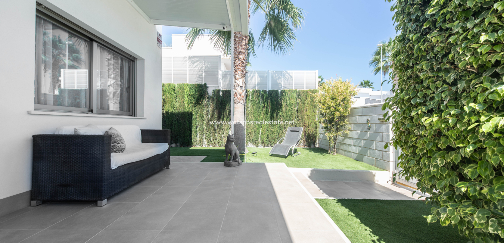 Resale - Fristaende Villa - Urb. El Oasis - La Marina
